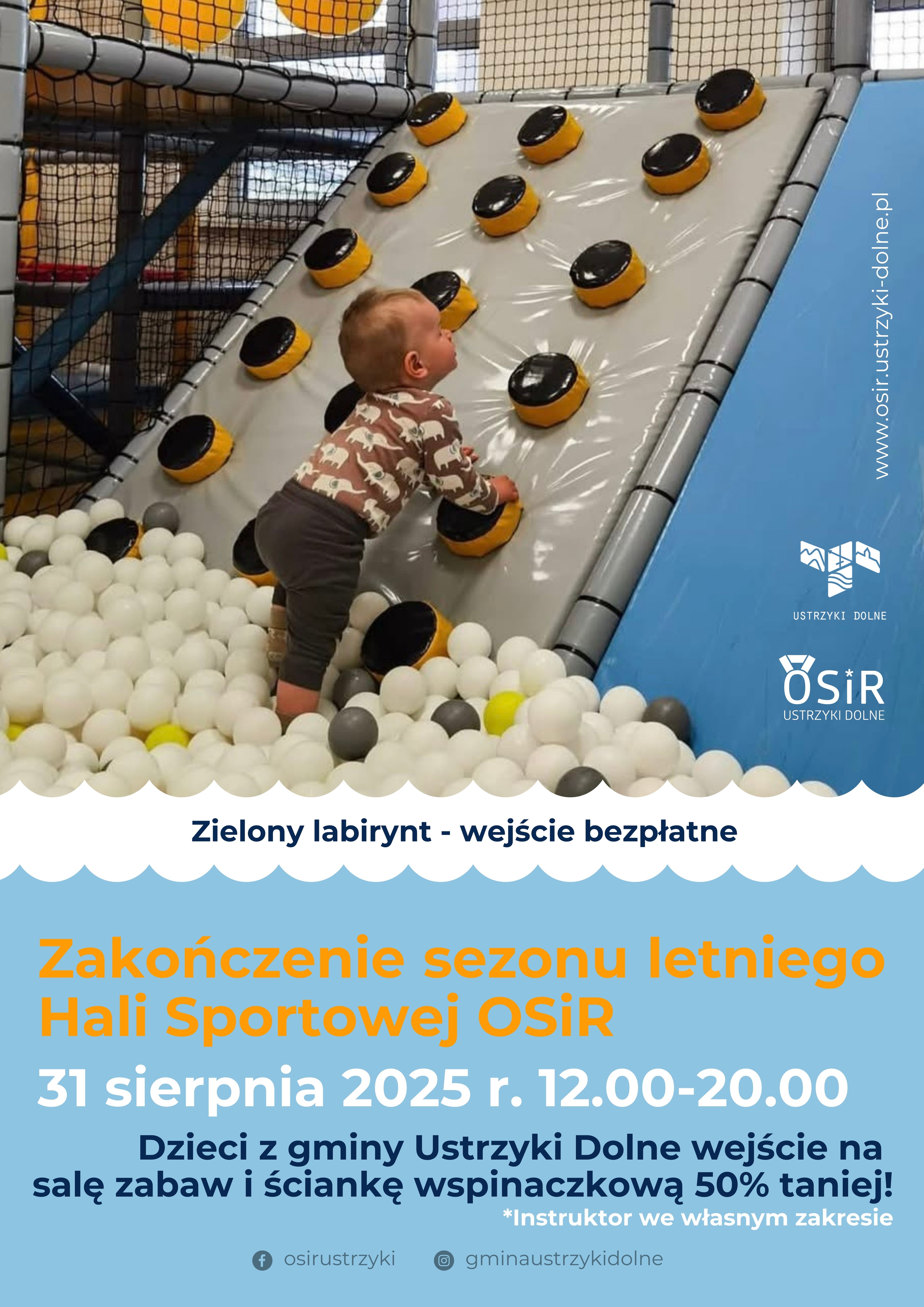 Małe dziecko wspinające się po ściance wspinaczkowej 